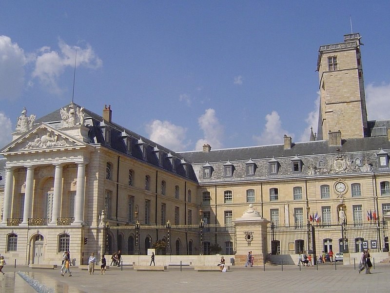 The Palais des Ducs in Dijon, its tall square tower above the curved façade